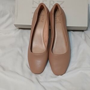 Naturalizer Women's Kari Taupe Ballet Flats